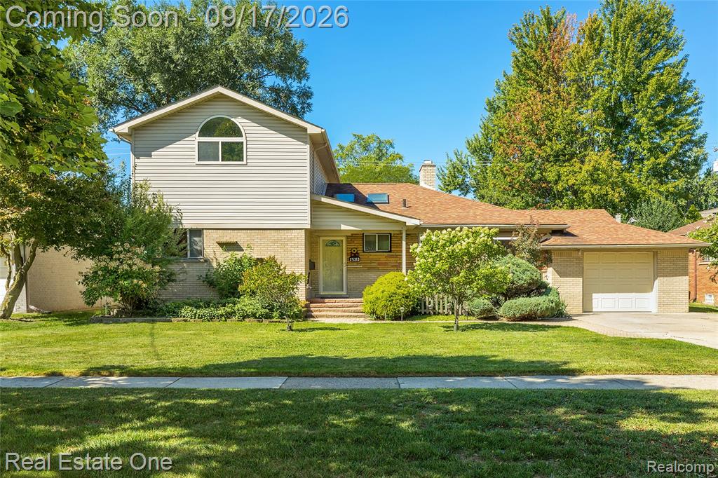 25313 Scotia Road, Huntington Woods, MI