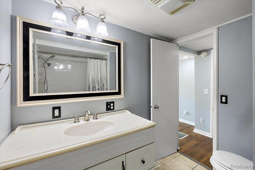 410 S ADAMS Street, Mount Pleasant, MI 48858 — Photo 22
