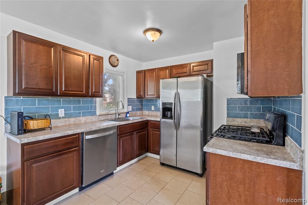 6329 Loraine Street, Romulus, MI 48174 — Photo 8