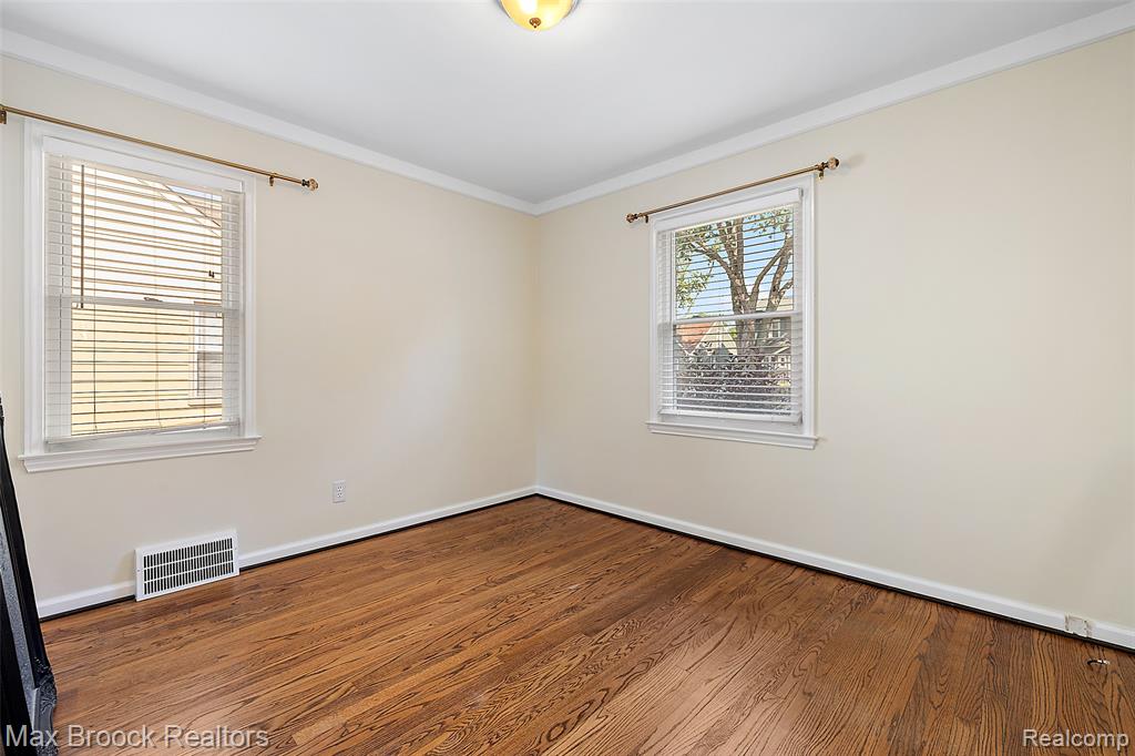 929 Cambridge Road, Berkley, MI 48072 — Photo 15