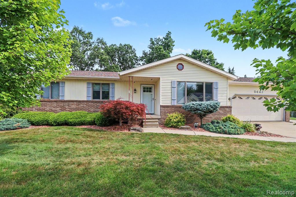 9442 WOODSIDE Trail, Swartz Creek, MI 48473 — Photo 6