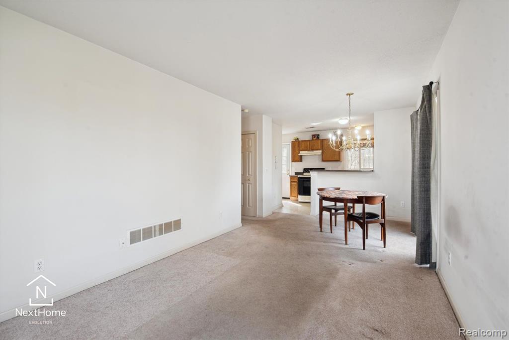 23490 READING, Trenton, MI 48183 — Photo 6