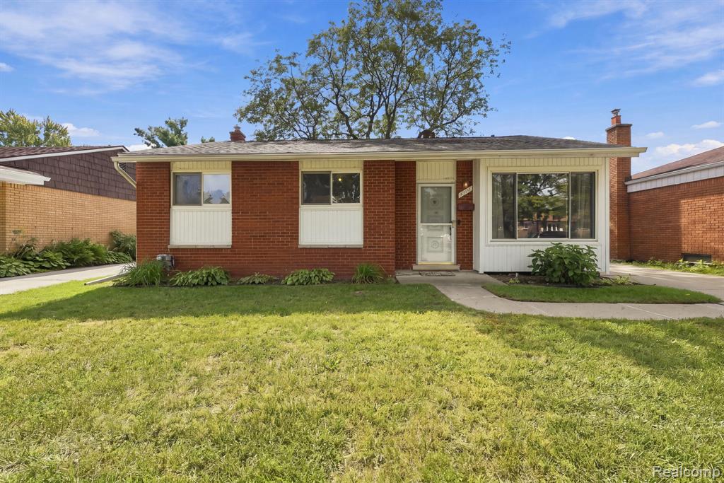 15258 Elderwood Street, Roseville, MI 48066