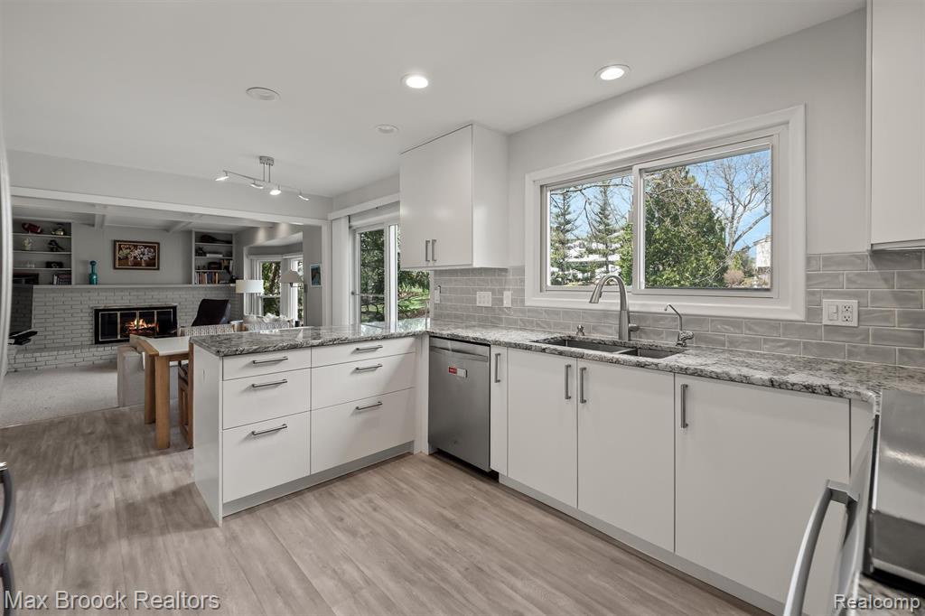 6540 Alderley Way, West Bloomfield, MI — Photo 19