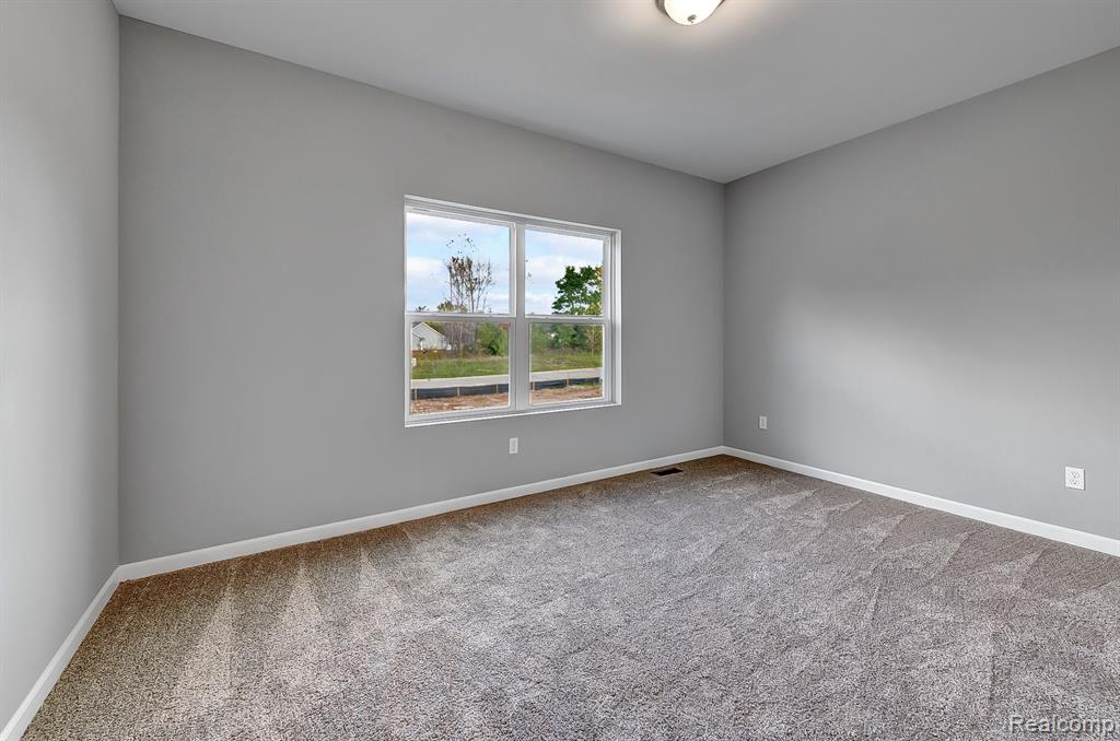 6064 Woodridge Lane, Grand Blanc, MI 48439 — Photo 5