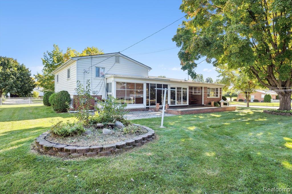 862 JUNEAU Road, Ypsilanti, MI 48198 — Photo 45