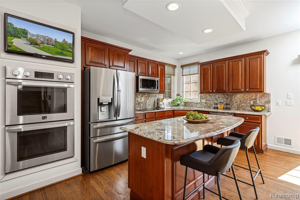50045 E Fellows Creek Court, Plymouth, MI 48170 — Photo 18