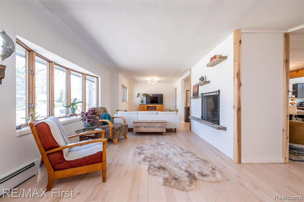 905 W Parker Avenue, Madison Heights, MI 48071 — Photo 9