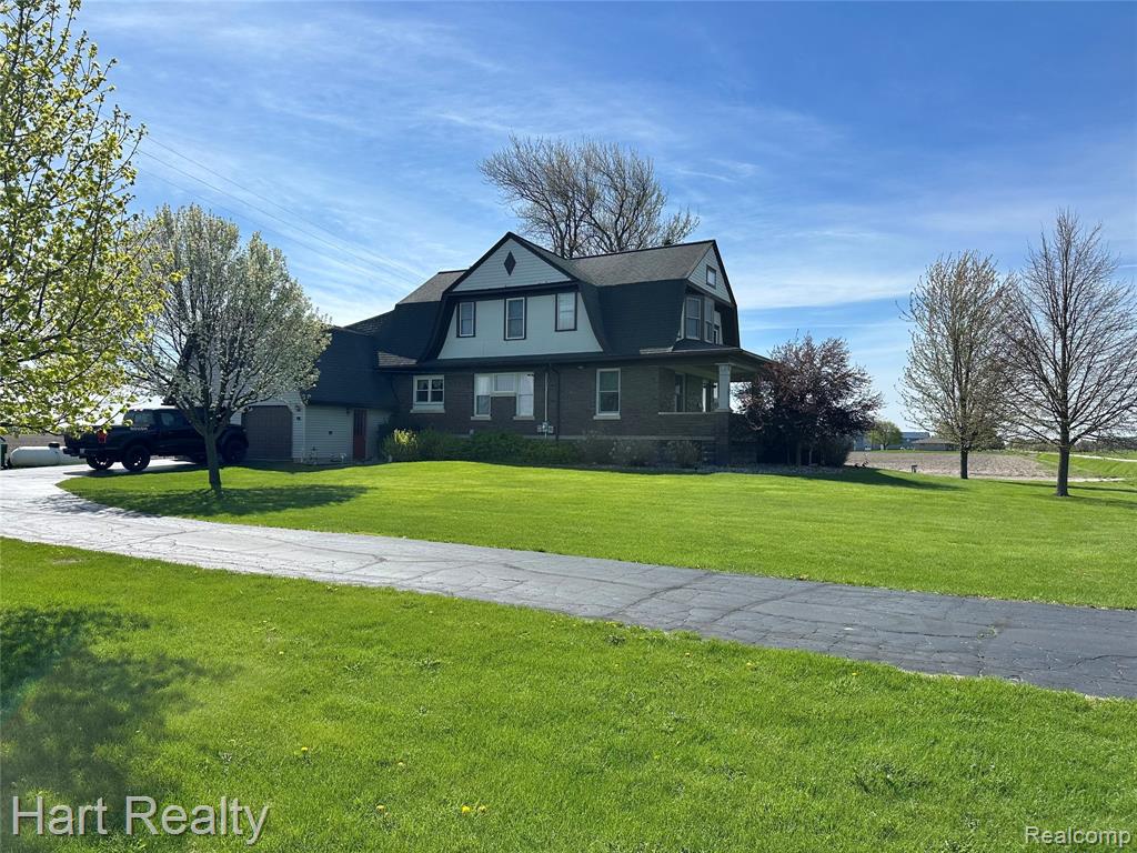 1083 S Van Buren Road, Reese, MI 48757