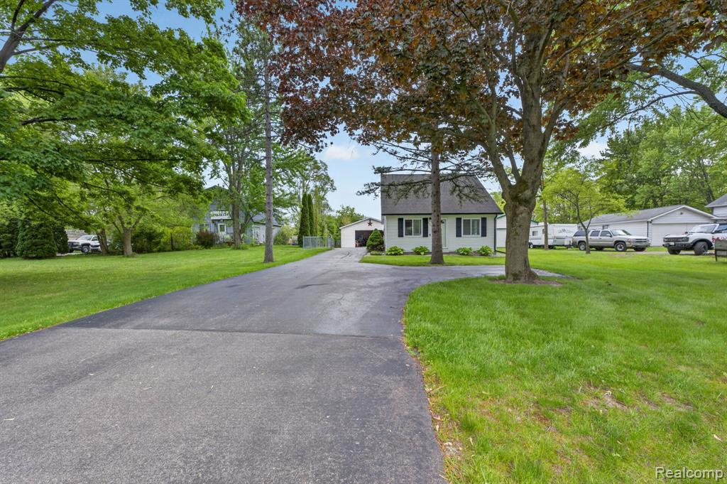 6354 Lapeer Road, Burton, MI 48509 — Photo 5