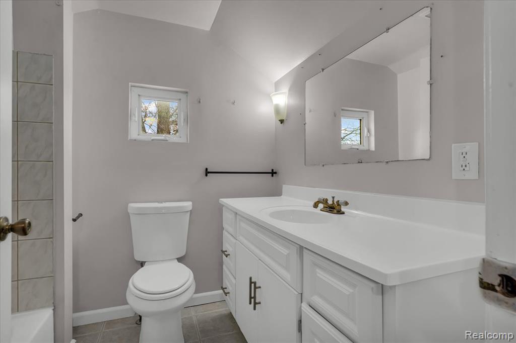 8268 Hudson Avenue, Warren, MI 48089 — Photo 17