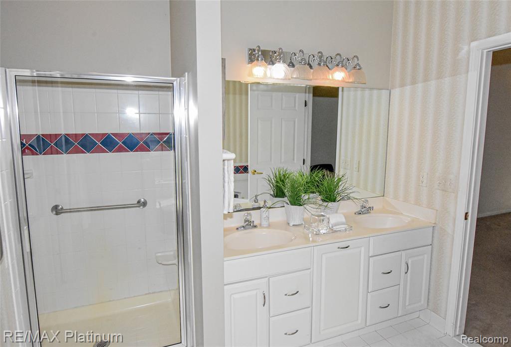 8342 ISLANDVIEW Court, Brighton, MI 48114 — Photo 38