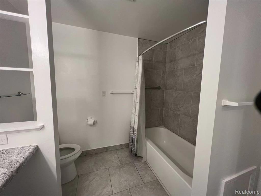 474 Fox Hills Drive N, Bloomfield Hills, MI 48304 — Photo 11