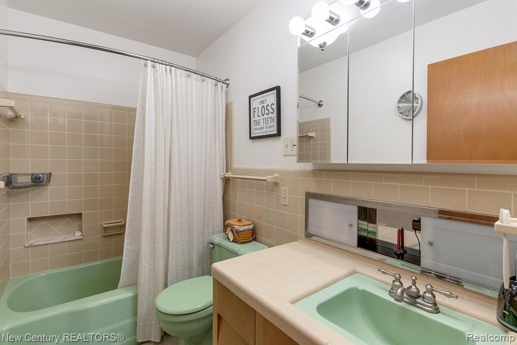211 SPRING Street, Vernon, MI 48476 — Photo 38