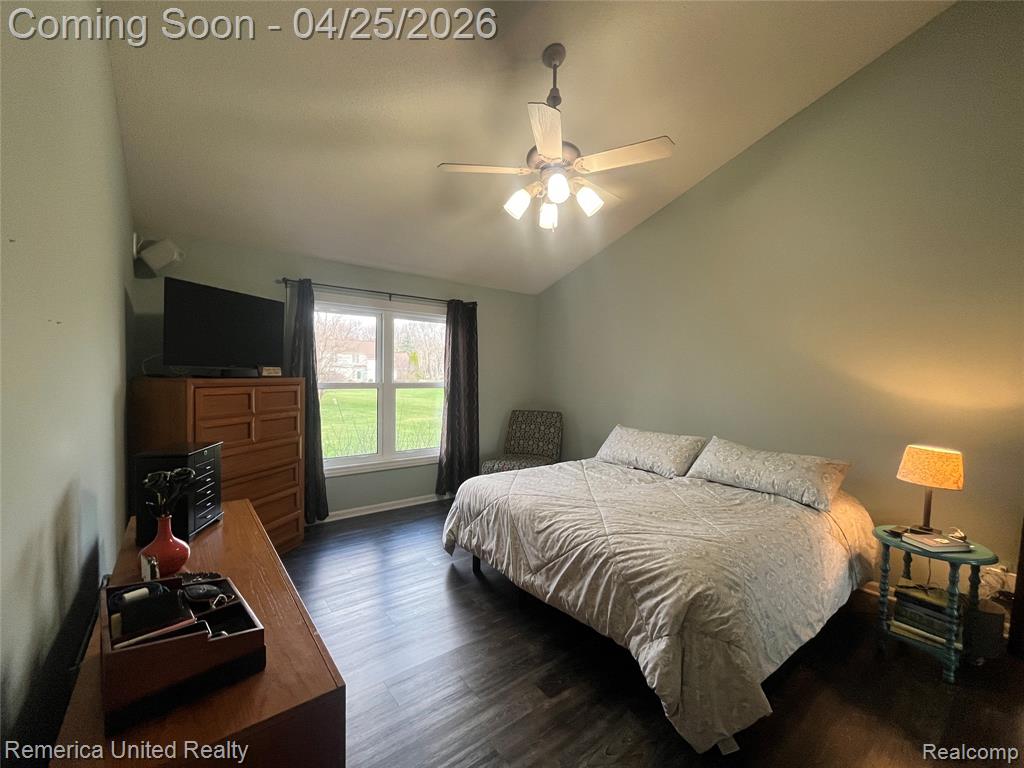 2505 Foxgrove Court, Highland, MI 48356 — Photo 17