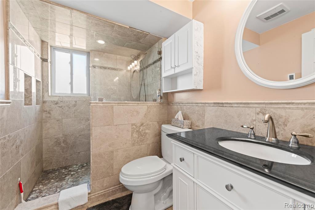 17621 Brentwood Drive, Riverview, MI 48193 — Photo 32