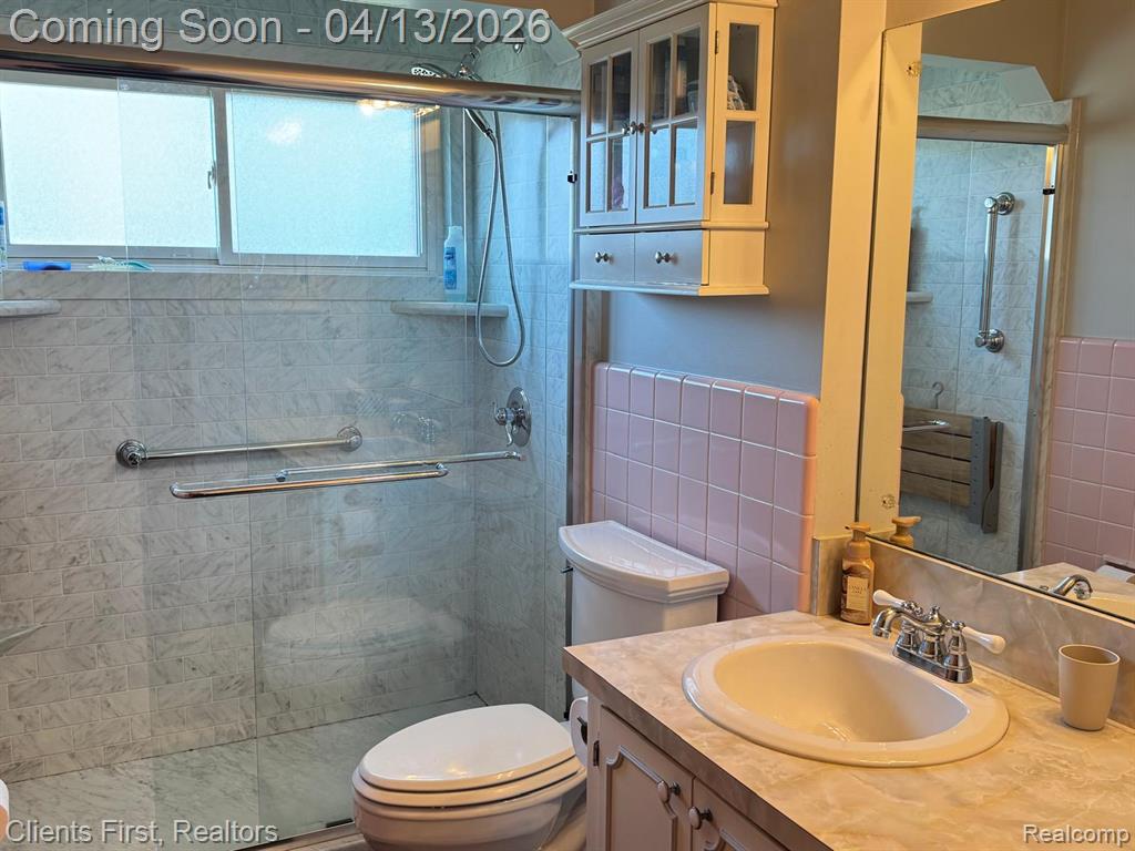 18047 Holland Avenue, Eastpointe, MI 48021 — Photo 6