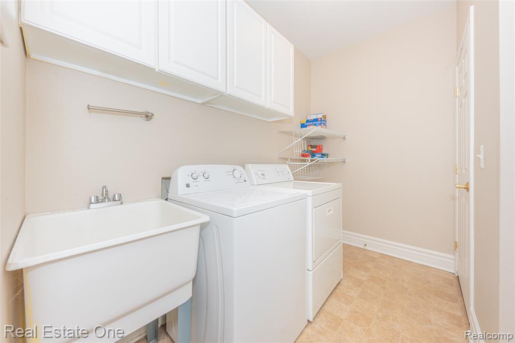 26610 Valhalla Drive, Farmington Hills, MI 48331 — Photo 45