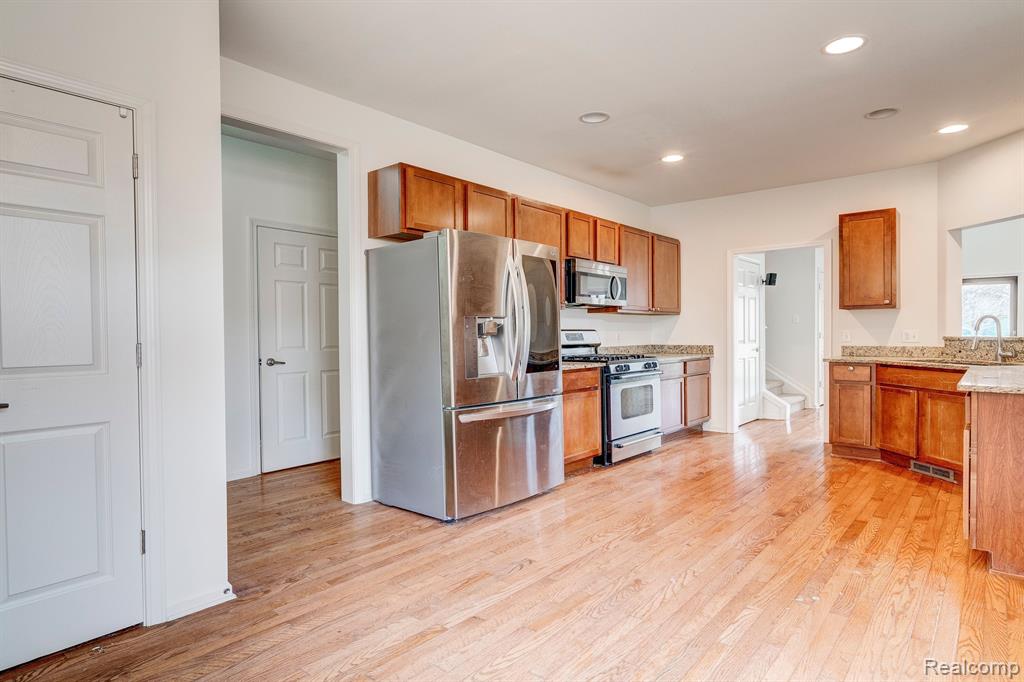 49677 COURTYARD Lane, Canton, MI 48188 — Photo 14