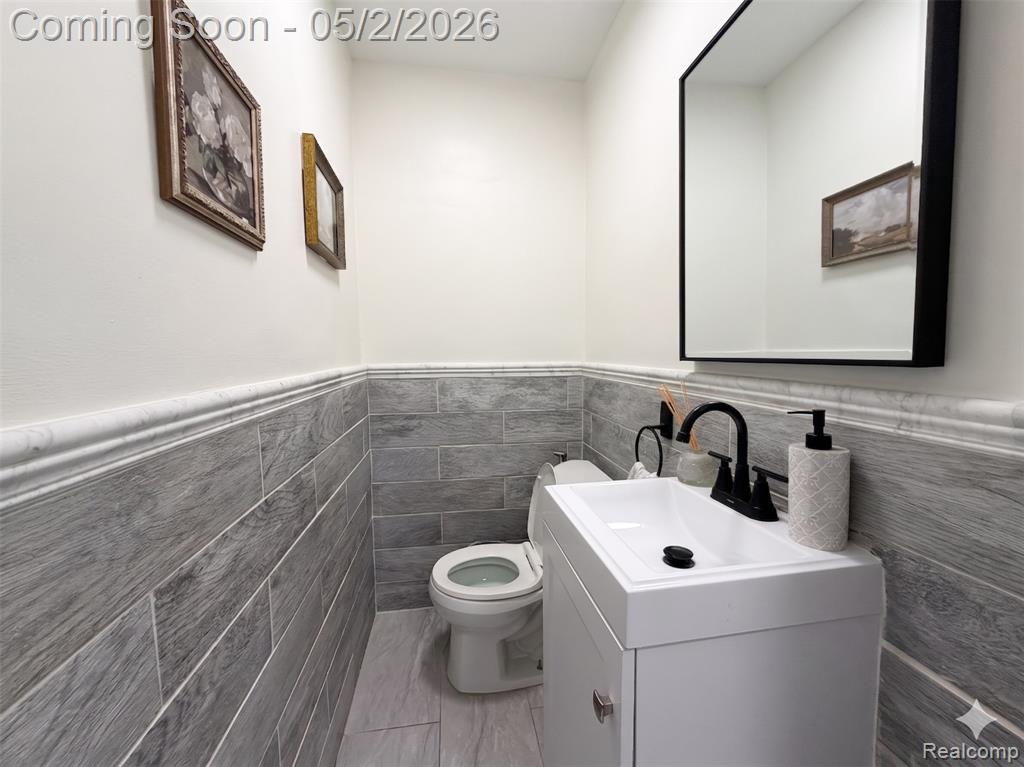 7001 Mayburn Street, Dearborn Heights, MI 48127 — Photo 14
