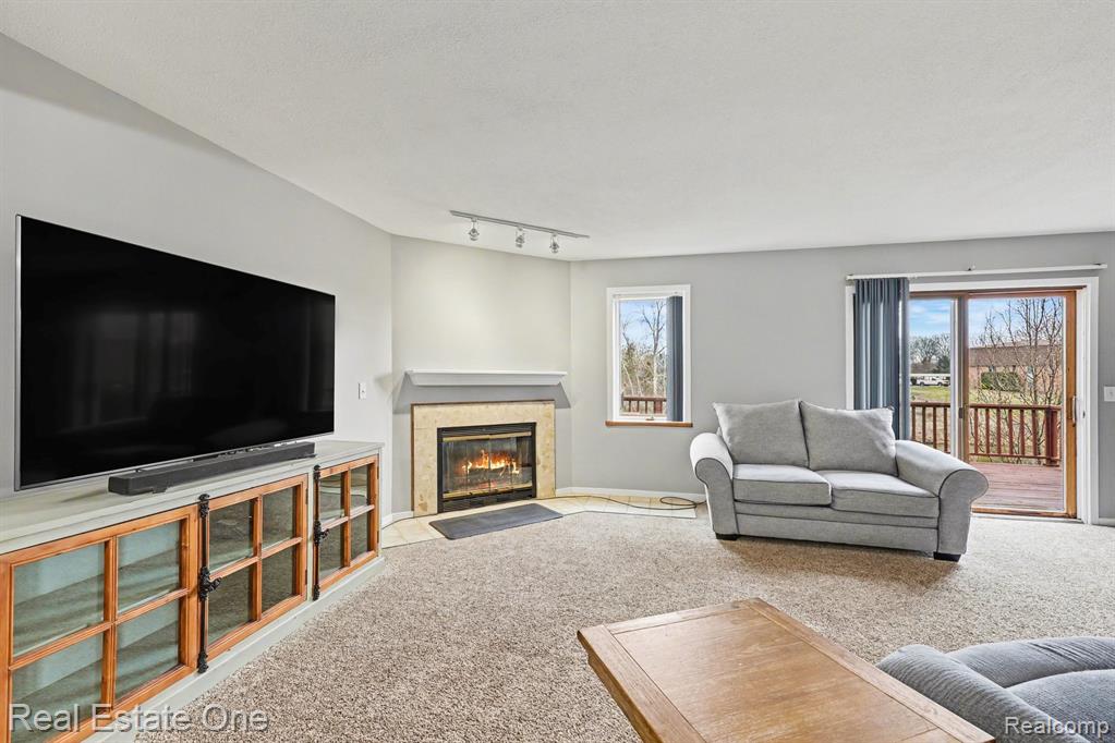 6892 Northcrest Way E, Clarkston, MI — Photo 9