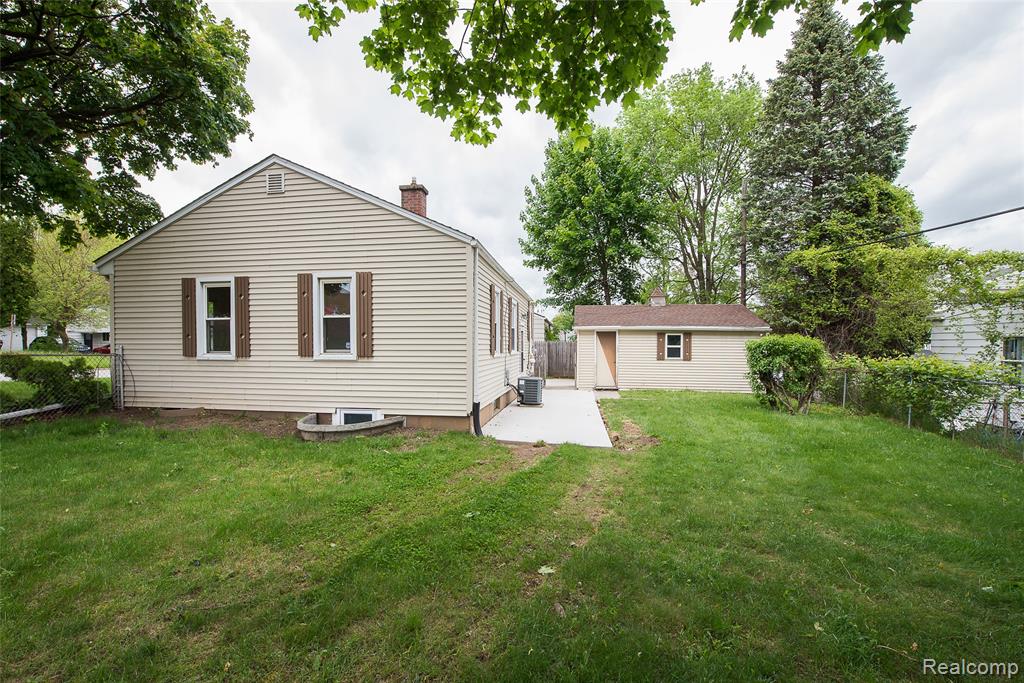 449 Burton Court, Ypsilanti, MI 48197 — Photo 16