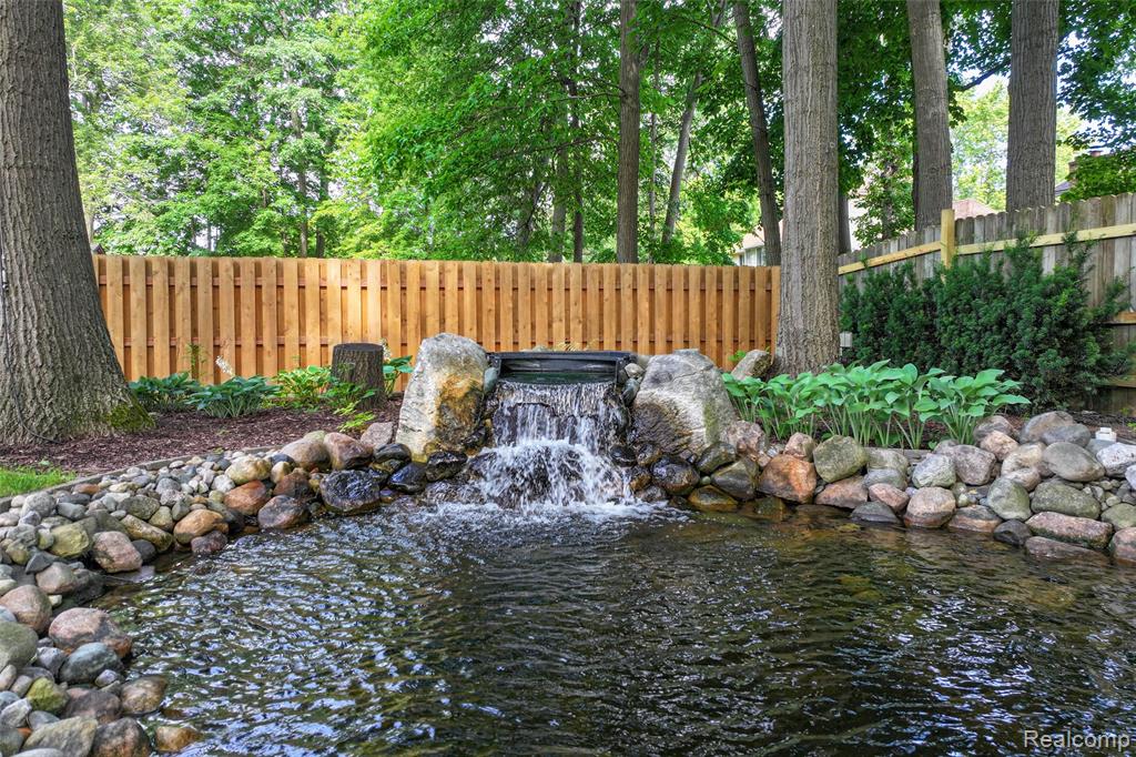 5327 Olde Saybrooke Road, Grand Blanc, MI 48439 — Photo 37