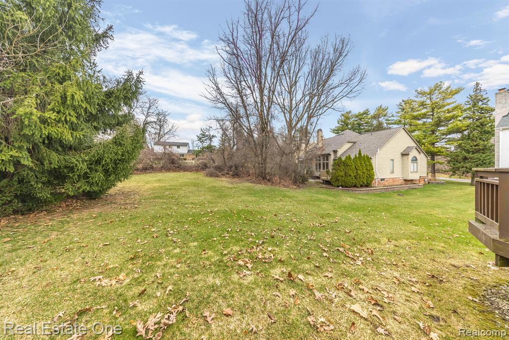 6246 Lindsay Court, West Bloomfield, MI 48324 — Photo 47