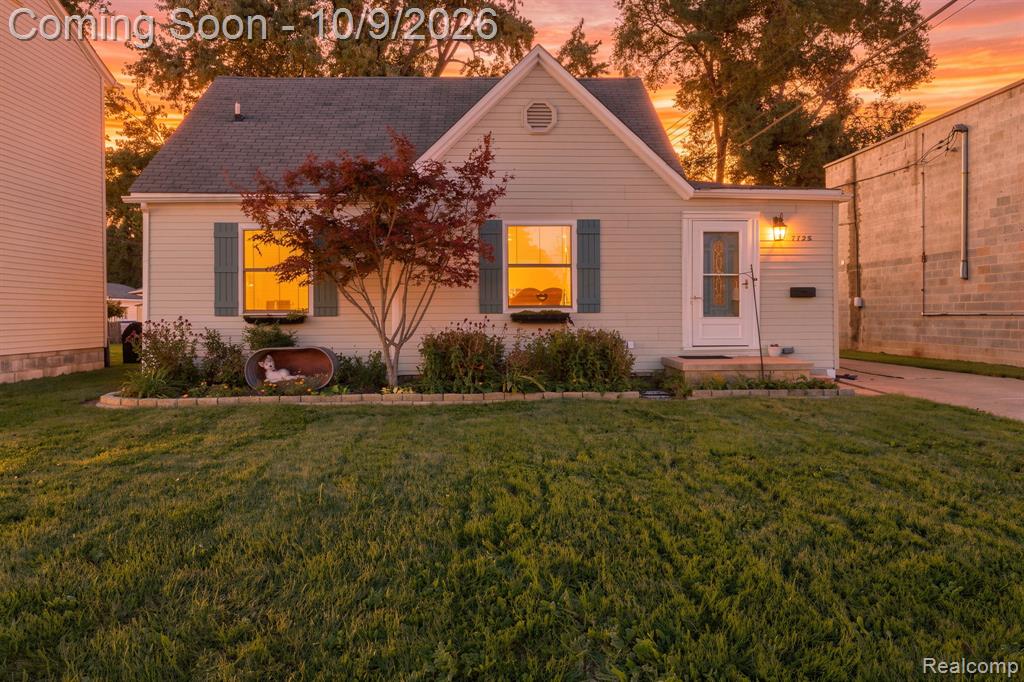 5735 Huron Street, Dearborn Heights, MI 48125
