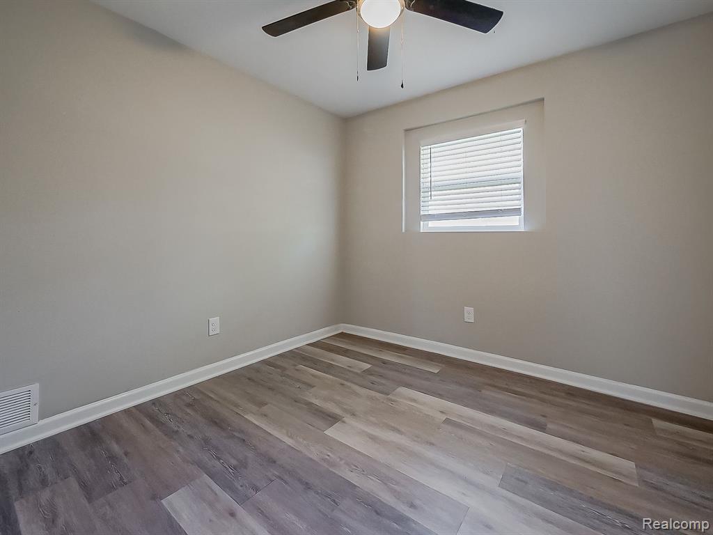 6340 ISLAND LAKE Drive, Brighton, MI 48116 — Photo 8