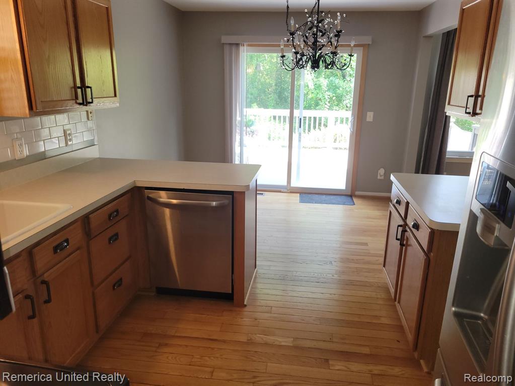 971 RIKKI ANN, Wixom, MI 48393 — Photo 10