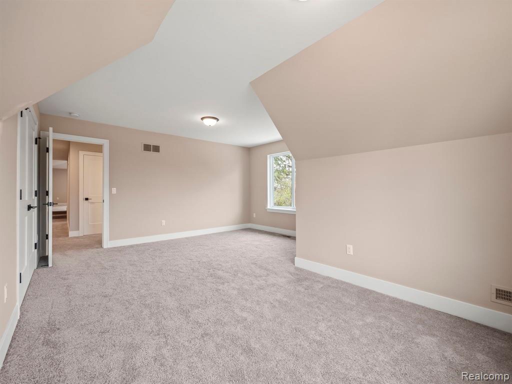 929 KIMBERLY Court, Troy, MI 48098 — Photo 33