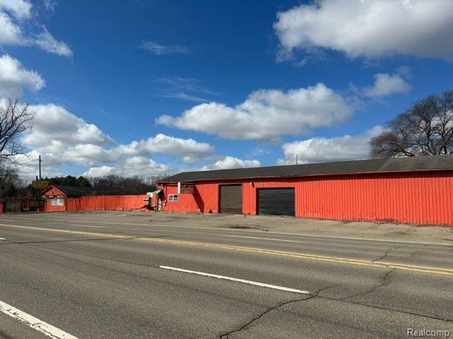 5901 N DORT, Flint, MI 48505 — front exterior