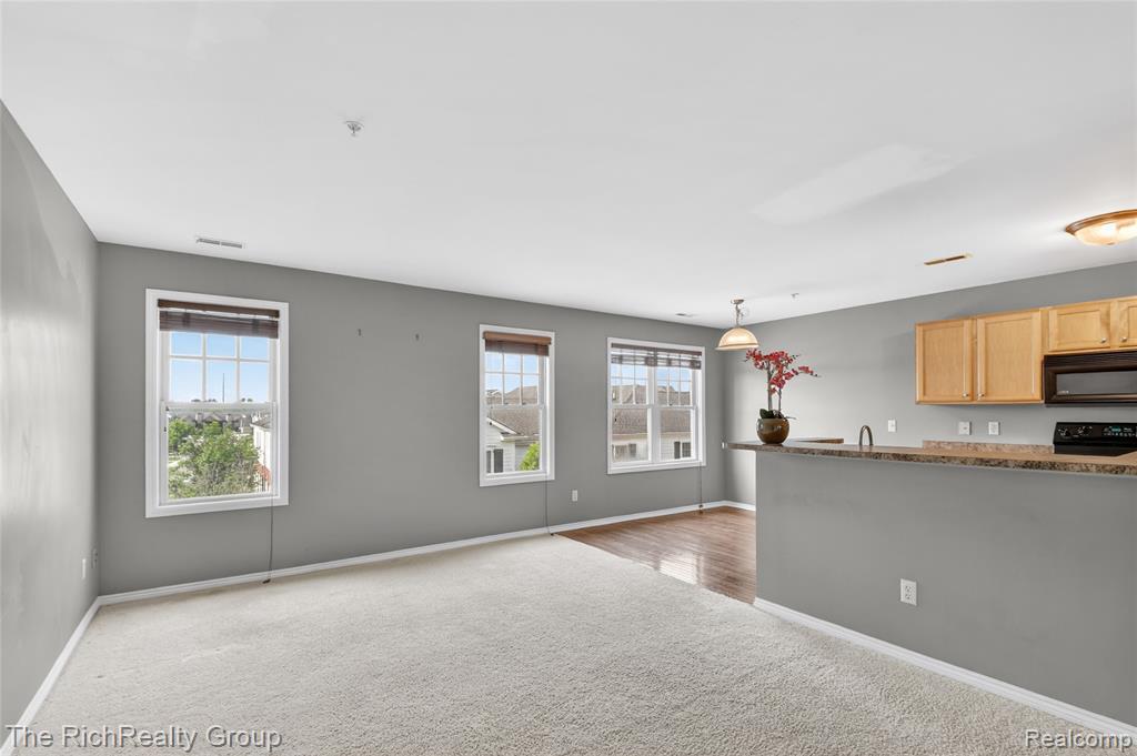 3922 Forester Boulevard, Auburn Hills, MI 48326 — Photo 13