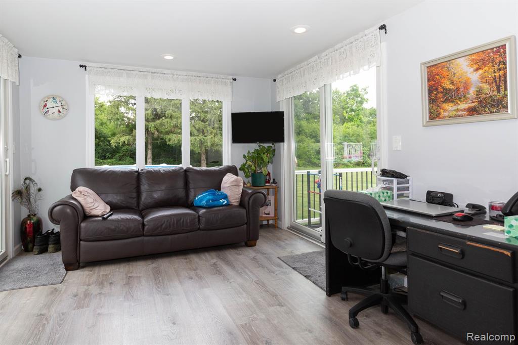 9026 Woodside Road, Northville, MI 48167 — Photo 10