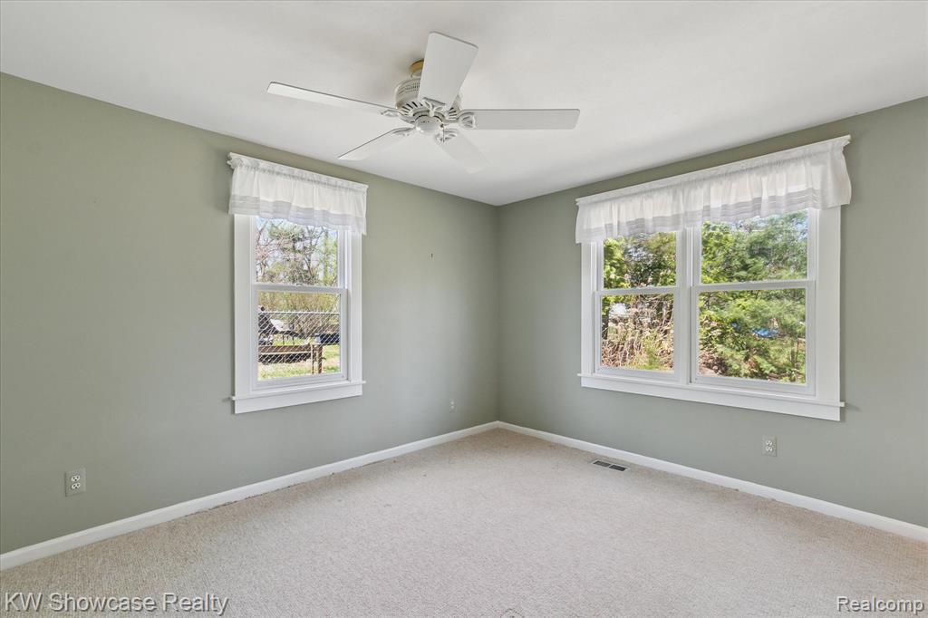 4105 WOODCROFT Street, White Lake, MI 48383 — Photo 18
