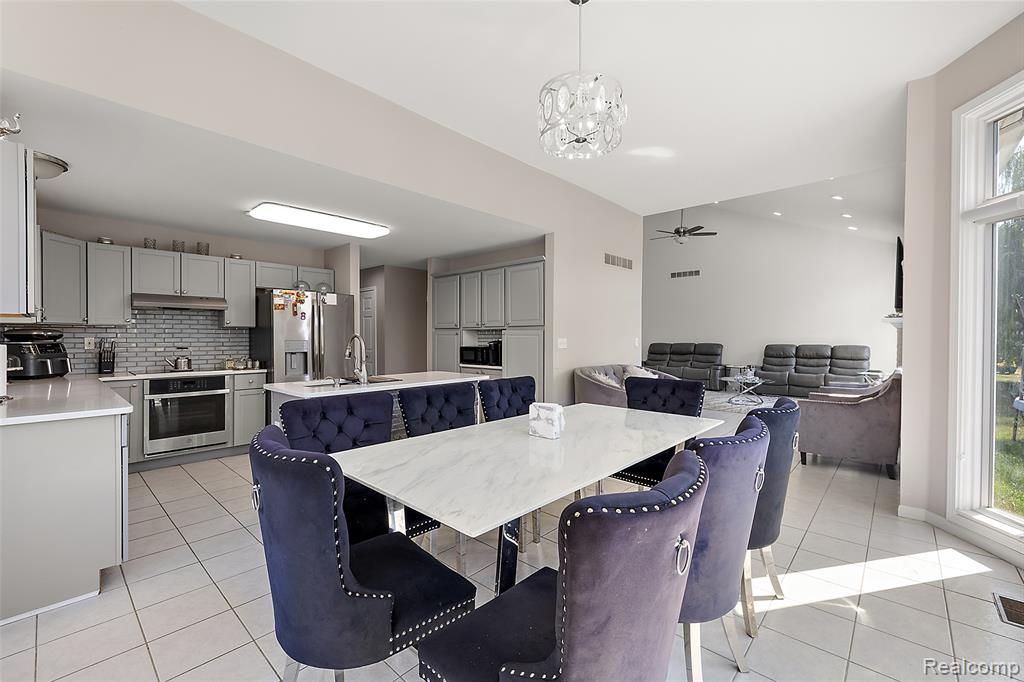 43187 Vintners Place Drive, Sterling Heights, MI 48314 — Photo 11