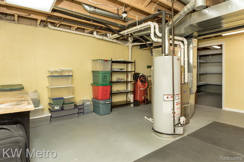 41667 WESTBURY Lane, Clinton Twp, MI 48038 — Photo 32