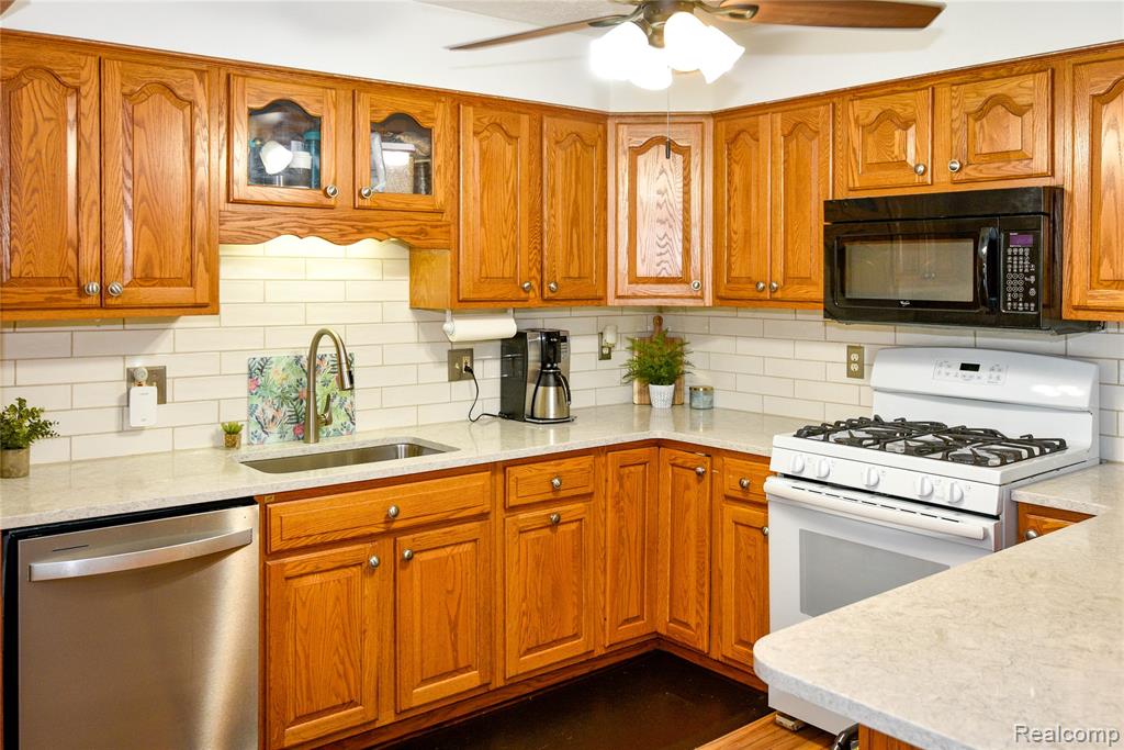 47940 Mallard Drive, Chesterfield, MI 48047 — Photo 52