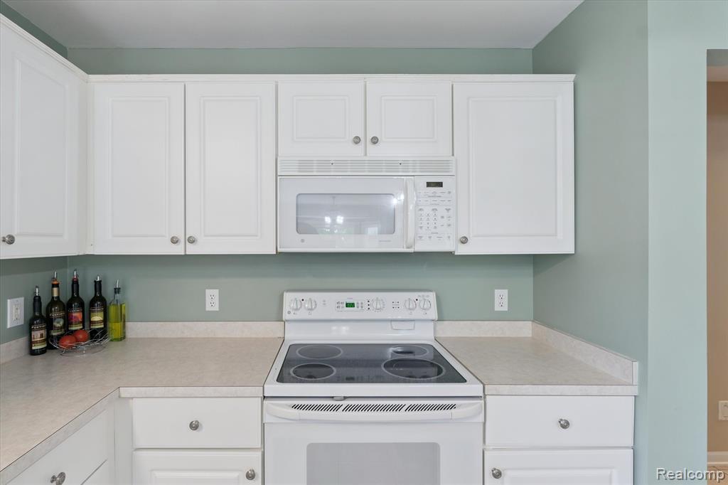 47509 Brockmor Drive, Shelby Twp, MI 48315 — Photo 16