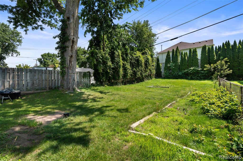 1325 E Lake Drive, Novi, MI 48377 — Photo 21