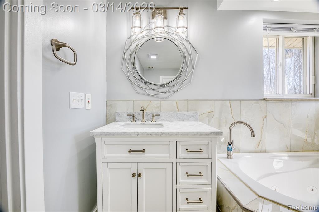 19580 Parke Lane, Grosse Ile, MI 48138 — Photo 36