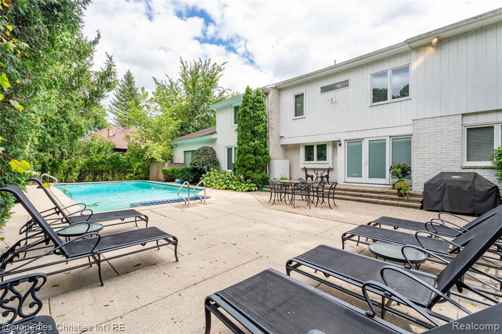 4768 Wendrick Drive, West Bloomfield, MI 48323 — Photo 10