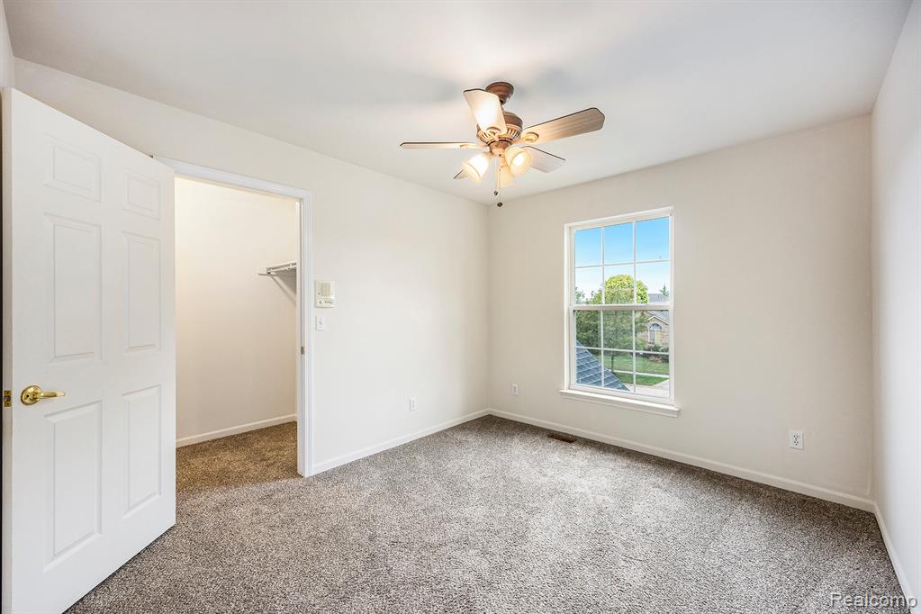 49620 Dunhill Drive, Macomb, MI 48044 — Photo 32
