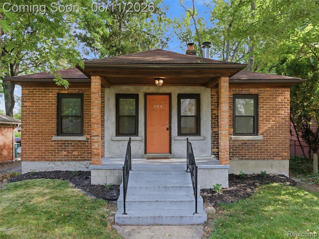 404 La Plaza Court, Royal Oak, MI 48073 — front exterior
