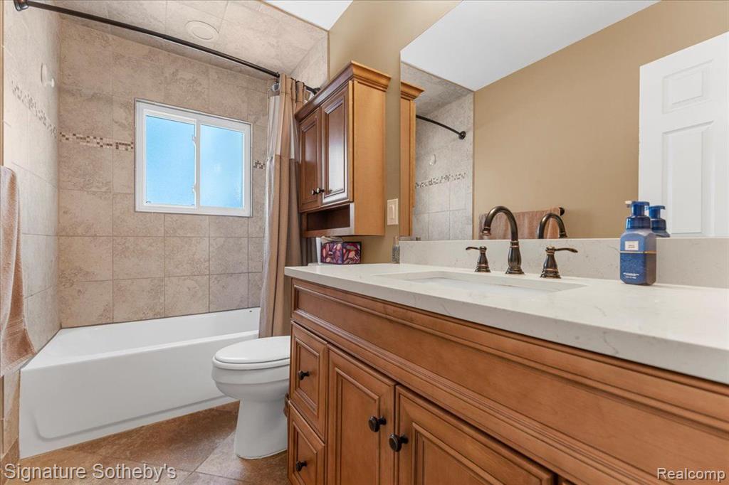 40499 Orangelawn Avenue, Plymouth, MI 48170 — Photo 16
