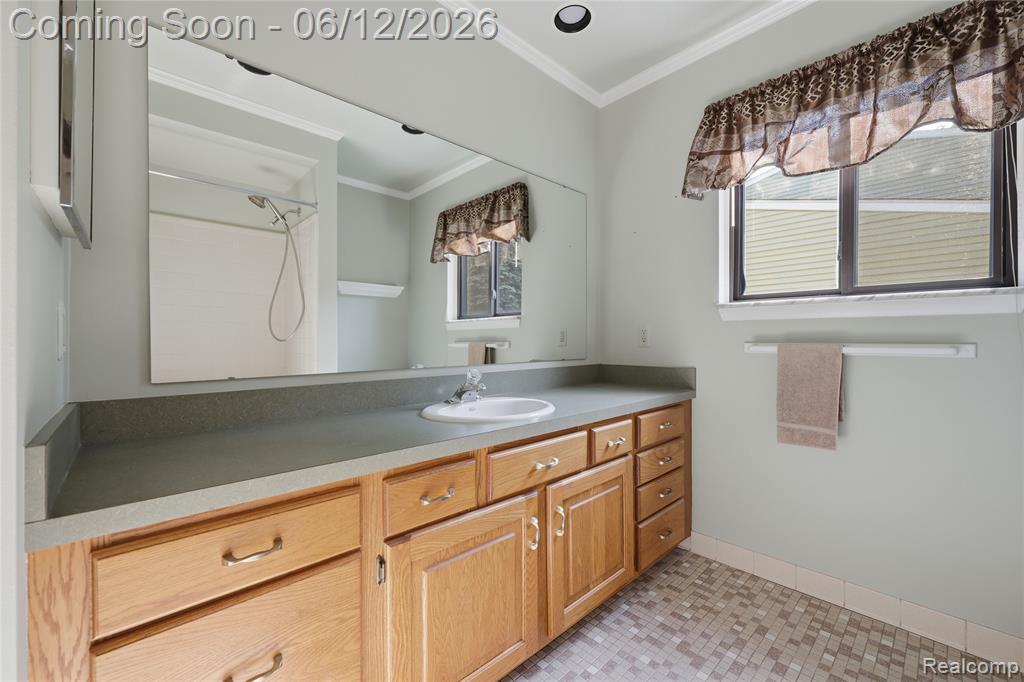 640 Longfellow Drive, Troy, MI 48085 — Photo 22