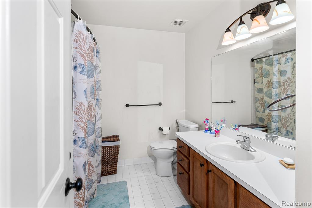 41647 SINGH Drive, Canton, MI 48188 — Photo 32