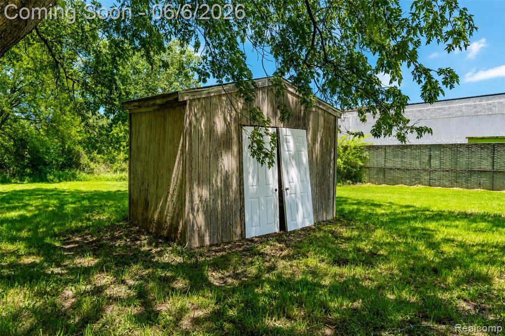 70 W Hamlin Road, Rochester Hills, MI 48307 — Photo 38