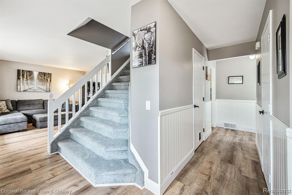 915 TANAGER Trail, Howell, MI 48843 — Photo 4